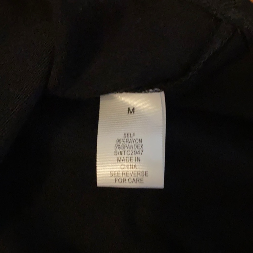 Crop Front Tie Crop Top Size Medium - Picture 7 of 7